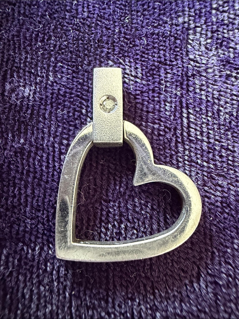 Designer 925 sterling silver open heart pendant with natural Earth mined diamond